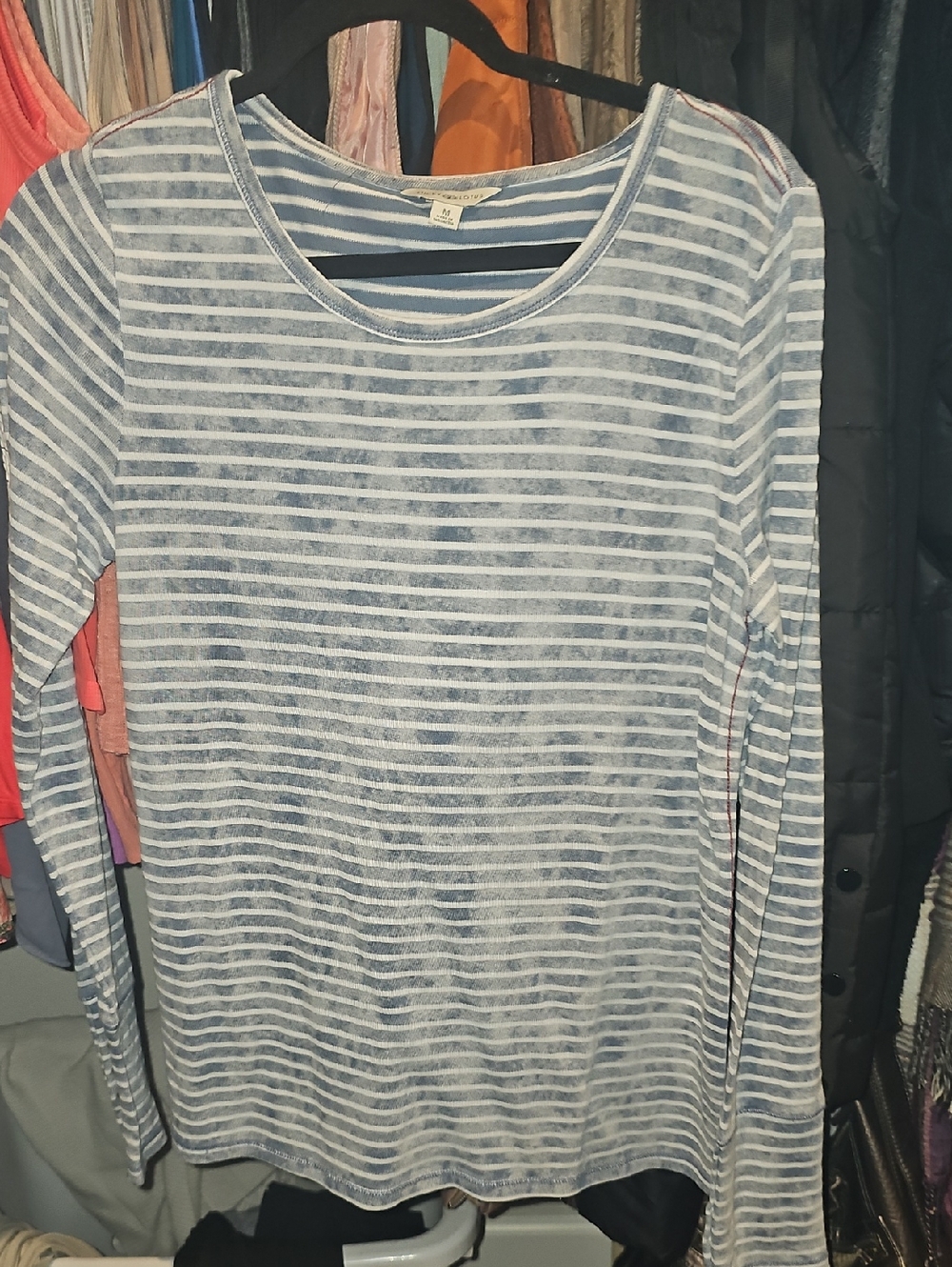 LUCKY LOTUS - Women’s Striped Long-Sleeve Tee - Blue & White